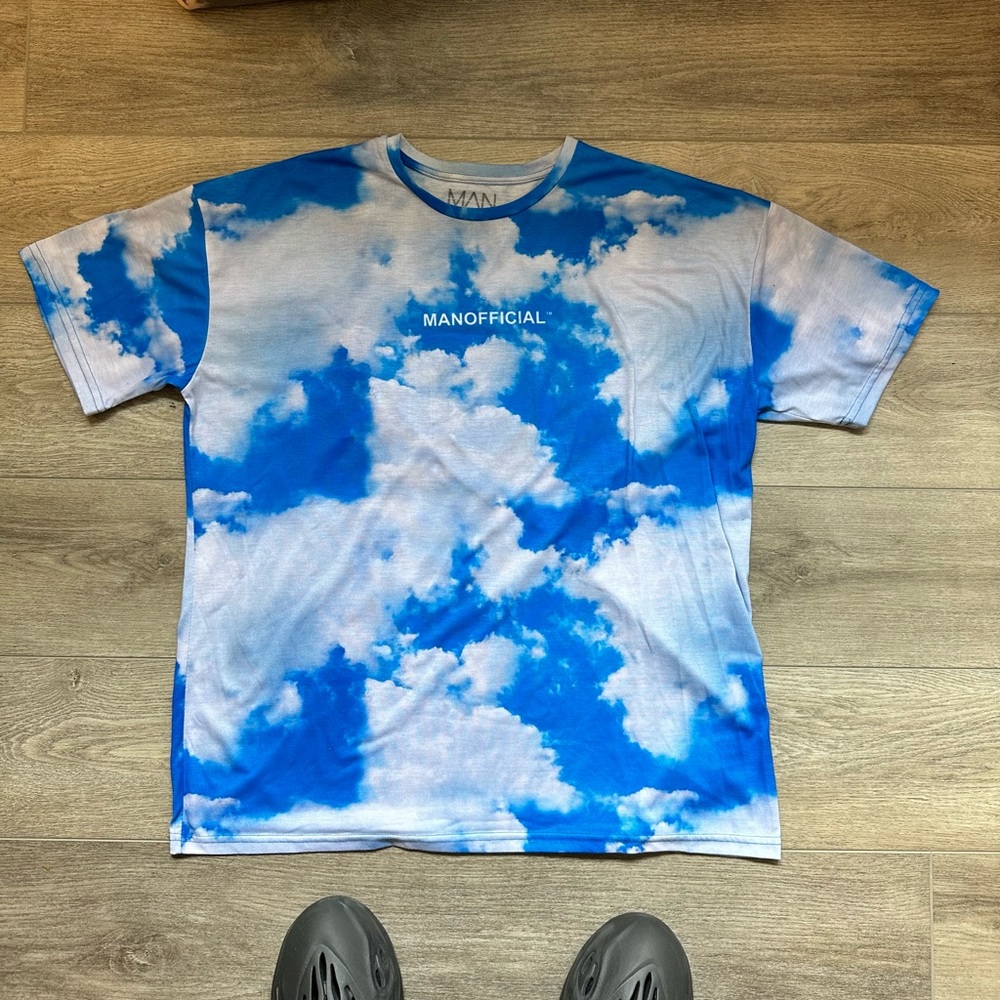 Man Official Cloud Tee